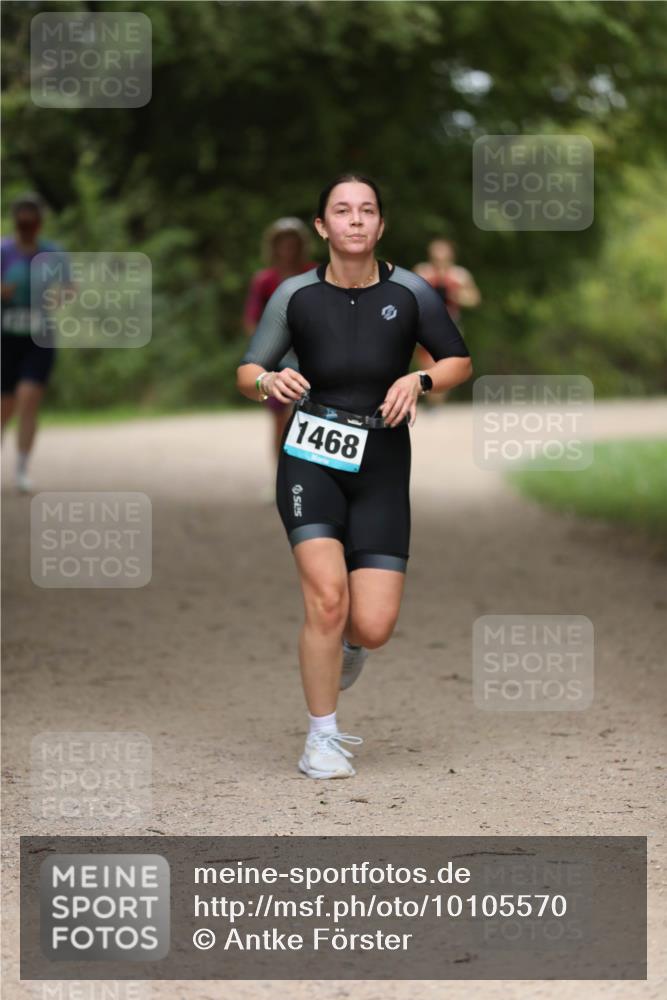30.08.2026 - Elbe Triathlon Hamburg Antke Förster http://msf.ph/oto/10105570 30.08.2026 12:06:04 Laufen 1468 meine-sportfotos.de