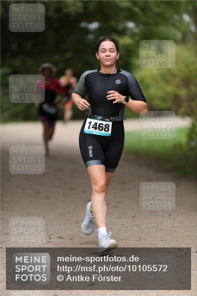 30.08.2026 - Elbe Triathlon Hamburg Antke Förster http://msf.ph/oto/10105572 30.08.2026 12:06:05 Laufen 1468 meine-sportfotos.de