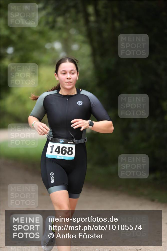 30.08.2026 - Elbe Triathlon Hamburg Antke Förster http://msf.ph/oto/10105574 30.08.2026 12:06:06 Laufen 1468 meine-sportfotos.de