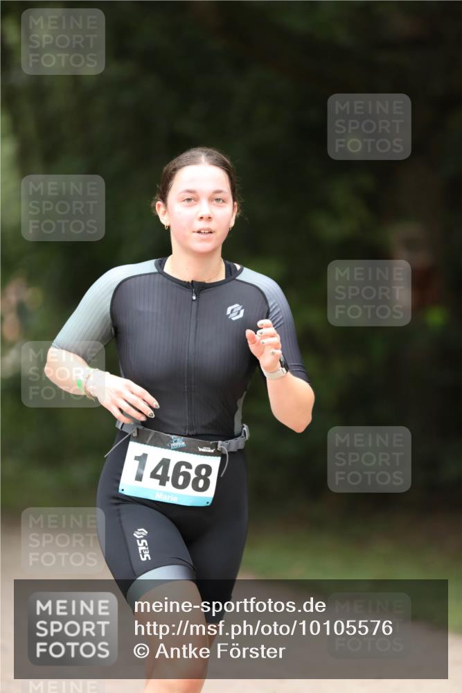30.08.2026 - Elbe Triathlon Hamburg Antke Förster http://msf.ph/oto/10105576 30.08.2026 12:06:06 Laufen 1468 meine-sportfotos.de