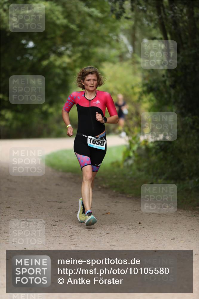 30.08.2026 - Elbe Triathlon Hamburg Antke Förster http://msf.ph/oto/10105580 30.08.2026 12:06:08 Laufen 1658 meine-sportfotos.de