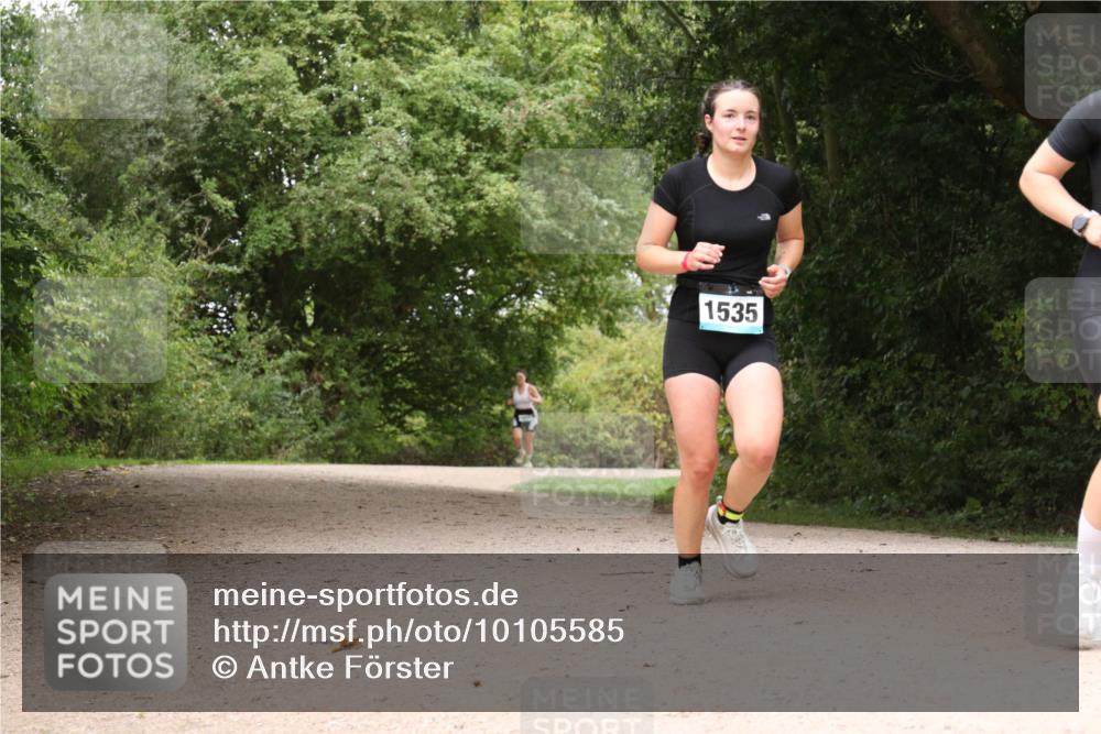 30.08.2026 - Elbe Triathlon Hamburg Antke Förster http://msf.ph/oto/10105585 30.08.2026 12:12:42 Laufen 1535 meine-sportfotos.de
