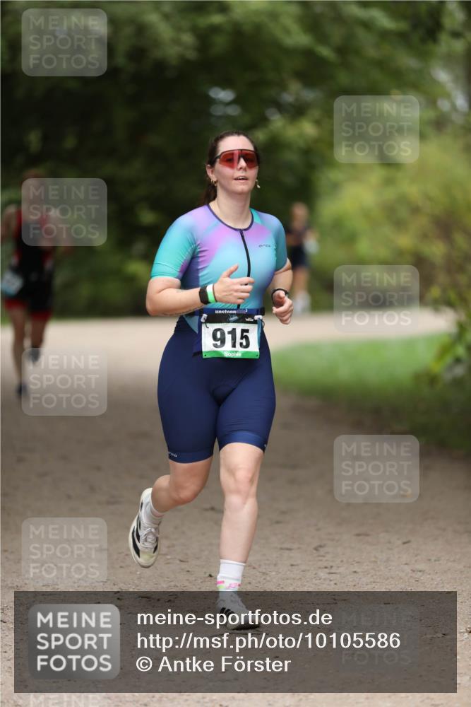 30.08.2026 - Elbe Triathlon Hamburg Antke Förster http://msf.ph/oto/10105586 30.08.2026 12:06:11 Laufen 915 meine-sportfotos.de