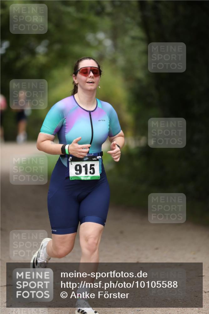 30.08.2026 - Elbe Triathlon Hamburg Antke Förster http://msf.ph/oto/10105588 30.08.2026 12:06:11 Laufen 915 meine-sportfotos.de