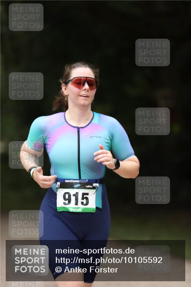 30.08.2026 - Elbe Triathlon Hamburg Antke Förster http://msf.ph/oto/10105592 30.08.2026 12:06:12 Laufen 915 meine-sportfotos.de