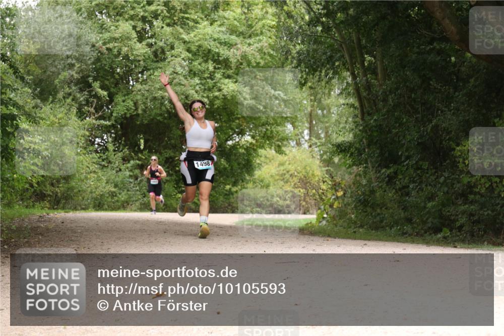 30.08.2026 - Elbe Triathlon Hamburg Antke Förster http://msf.ph/oto/10105593 30.08.2026 12:12:53 Laufen 1665, 1498 meine-sportfotos.de