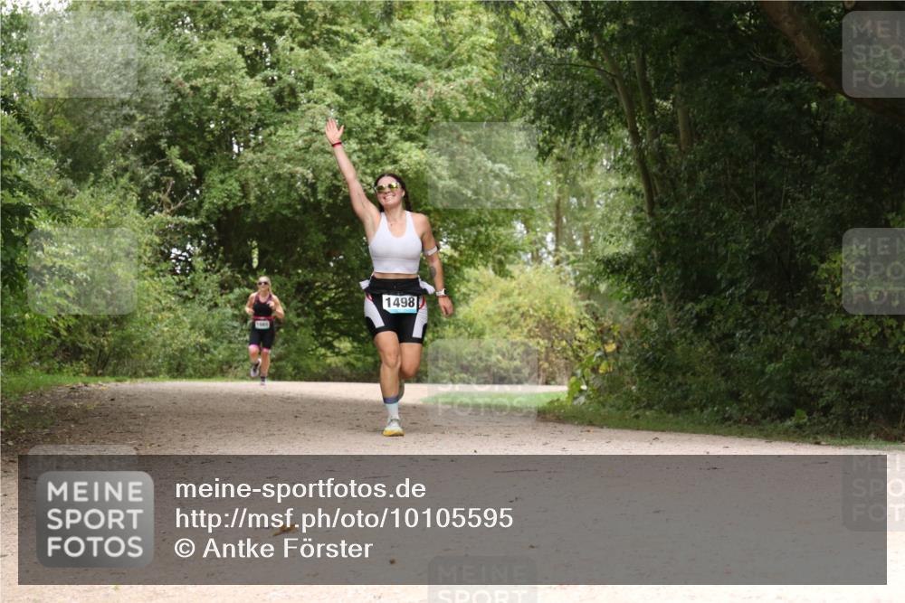 30.08.2026 - Elbe Triathlon Hamburg Antke Förster http://msf.ph/oto/10105595 30.08.2026 12:12:53 Laufen 1665, 1498 meine-sportfotos.de