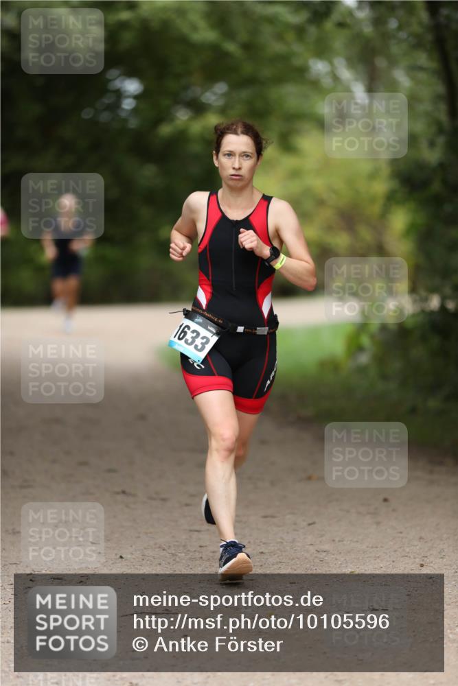 30.08.2026 - Elbe Triathlon Hamburg Antke Förster http://msf.ph/oto/10105596 30.08.2026 12:06:14 Laufen 1633 meine-sportfotos.de