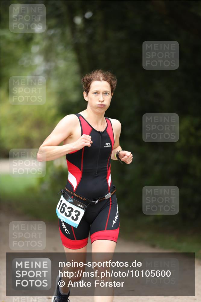 30.08.2026 - Elbe Triathlon Hamburg Antke Förster http://msf.ph/oto/10105600 30.08.2026 12:06:15 Laufen 1633 meine-sportfotos.de