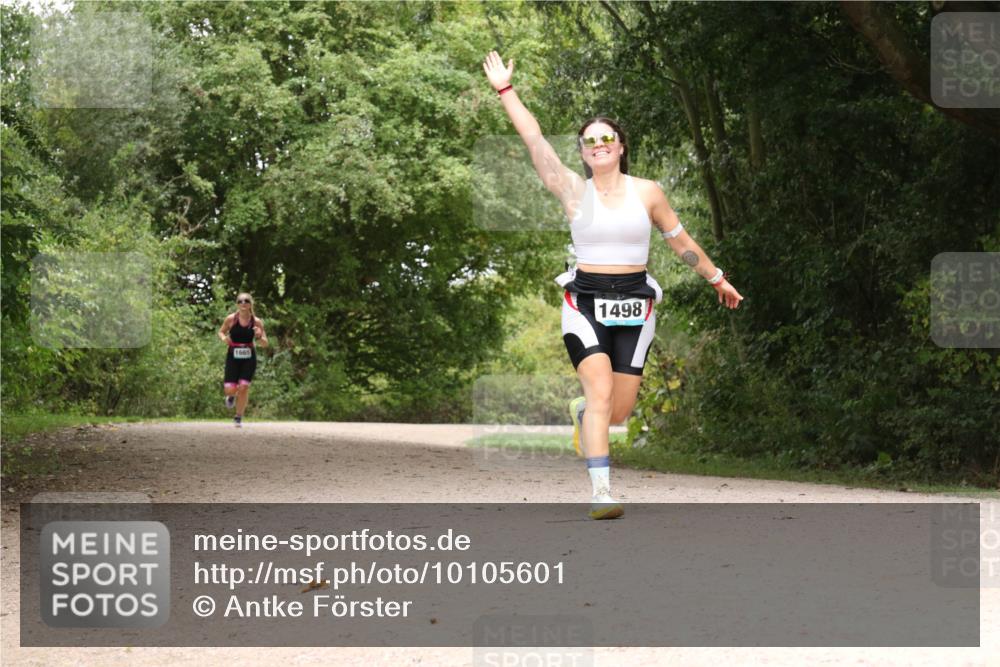 30.08.2026 - Elbe Triathlon Hamburg Antke Förster http://msf.ph/oto/10105601 30.08.2026 12:12:54 Laufen 1665, 1498 meine-sportfotos.de