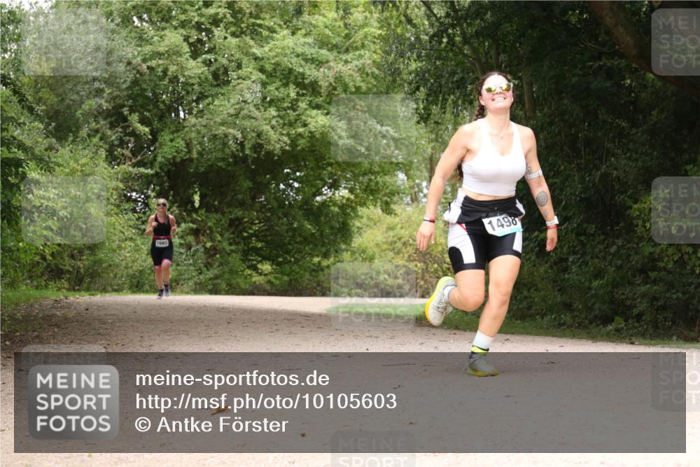 30.08.2026 - Elbe Triathlon Hamburg Antke Förster http://msf.ph/oto/10105603 30.08.2026 12:12:55 Laufen 1665, 1498 meine-sportfotos.de