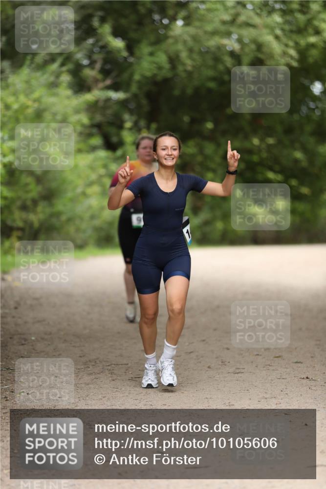 30.08.2026 - Elbe Triathlon Hamburg Antke Förster http://msf.ph/oto/10105606 30.08.2026 12:06:23 Laufen 1 meine-sportfotos.de