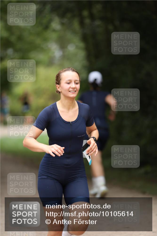 30.08.2026 - Elbe Triathlon Hamburg Antke Förster http://msf.ph/oto/10105614 30.08.2026 12:06:25 Laufen  meine-sportfotos.de