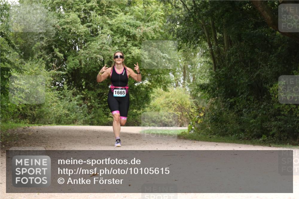 30.08.2026 - Elbe Triathlon Hamburg Antke Förster http://msf.ph/oto/10105615 30.08.2026 12:13:00 Laufen 1665 meine-sportfotos.de