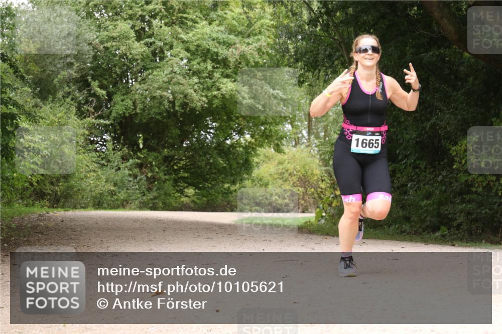 30.08.2026 - Elbe Triathlon Hamburg Antke Förster http://msf.ph/oto/10105621 30.08.2026 12:13:02 Laufen 1665 meine-sportfotos.de