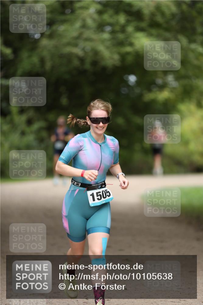 30.08.2026 - Elbe Triathlon Hamburg Antke Förster http://msf.ph/oto/10105638 30.08.2026 12:06:39 Laufen 1505 meine-sportfotos.de