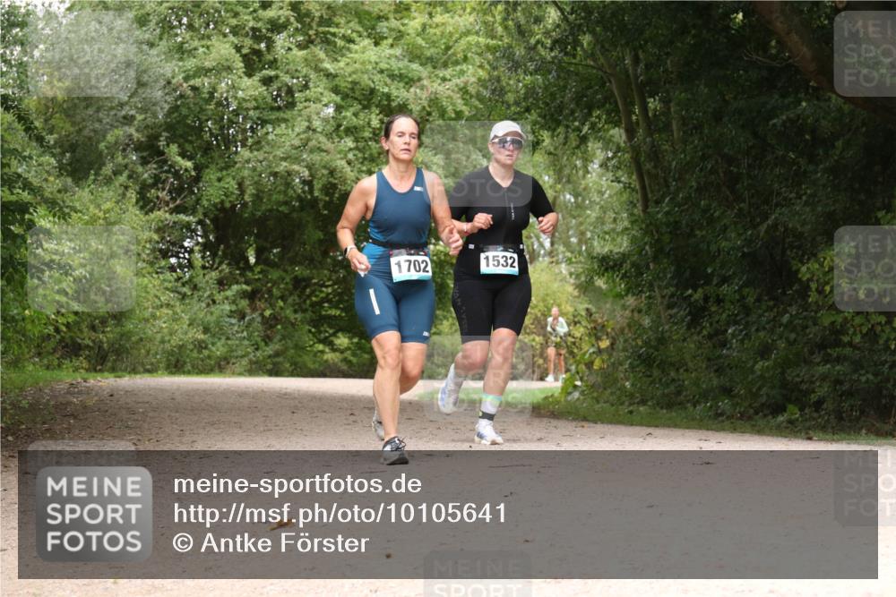 30.08.2026 - Elbe Triathlon Hamburg Antke Förster http://msf.ph/oto/10105641 30.08.2026 12:13:23 Laufen 1702, 1532 meine-sportfotos.de
