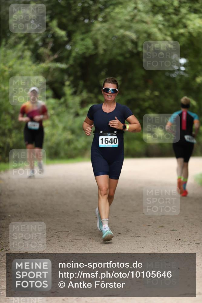 30.08.2026 - Elbe Triathlon Hamburg Antke Förster http://msf.ph/oto/10105646 30.08.2026 12:06:48 Laufen 1640 meine-sportfotos.de