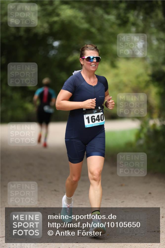 30.08.2026 - Elbe Triathlon Hamburg Antke Förster http://msf.ph/oto/10105650 30.08.2026 12:06:49 Laufen 1640 meine-sportfotos.de