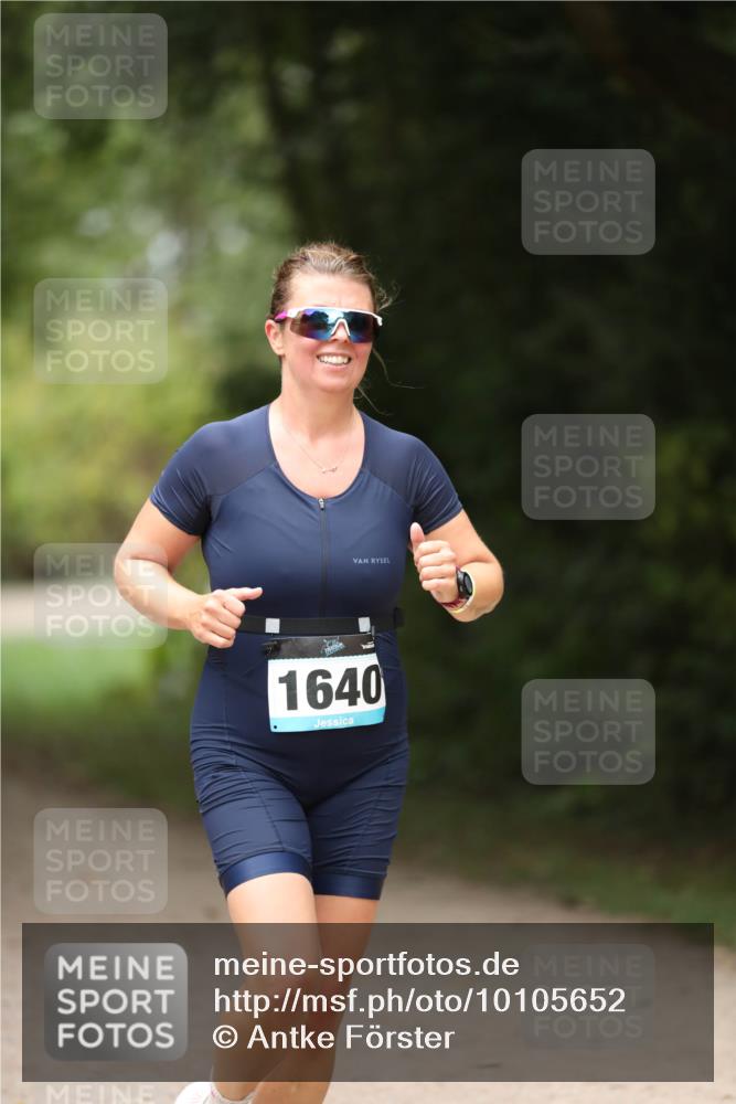 30.08.2026 - Elbe Triathlon Hamburg Antke Förster http://msf.ph/oto/10105652 30.08.2026 12:06:50 Laufen 1640 meine-sportfotos.de