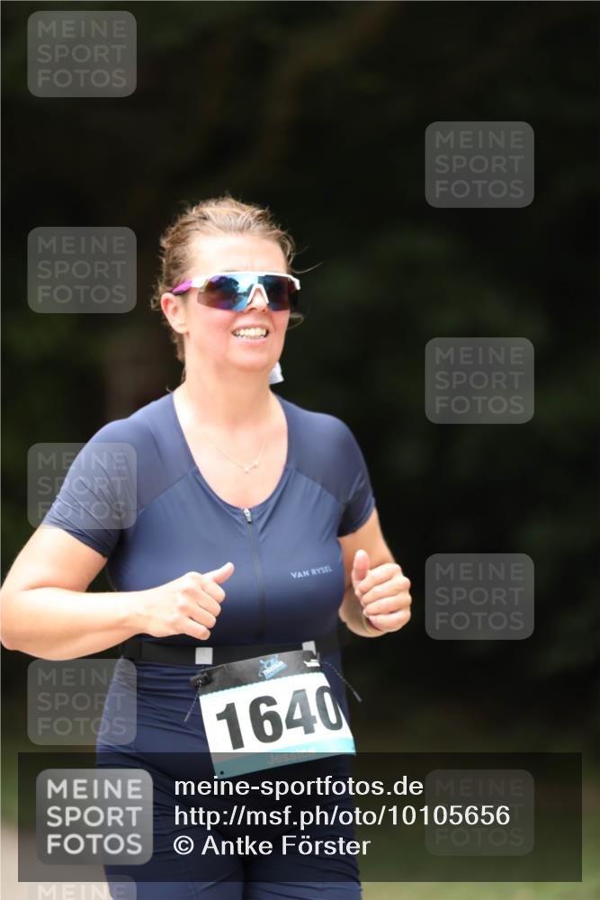 30.08.2026 - Elbe Triathlon Hamburg Antke Förster http://msf.ph/oto/10105656 30.08.2026 12:06:51 Laufen 1640 meine-sportfotos.de