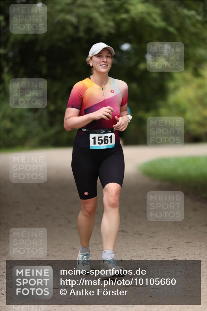 30.08.2026 - Elbe Triathlon Hamburg Antke Förster http://msf.ph/oto/10105660 30.08.2026 12:06:54 Laufen 1561 meine-sportfotos.de