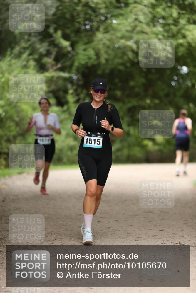 30.08.2026 - Elbe Triathlon Hamburg Antke Förster http://msf.ph/oto/10105670 30.08.2026 12:07:12 Laufen 1976, 1515 meine-sportfotos.de