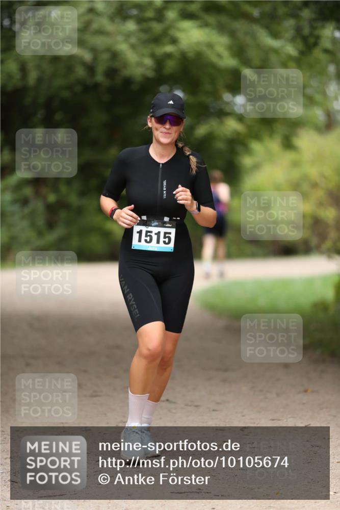 30.08.2026 - Elbe Triathlon Hamburg Antke Förster http://msf.ph/oto/10105674 30.08.2026 12:07:13 Laufen 1515 meine-sportfotos.de