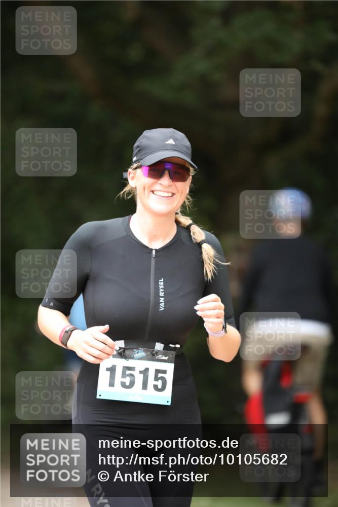 30.08.2026 - Elbe Triathlon Hamburg Antke Förster http://msf.ph/oto/10105682 30.08.2026 12:07:15 Laufen 1515 meine-sportfotos.de