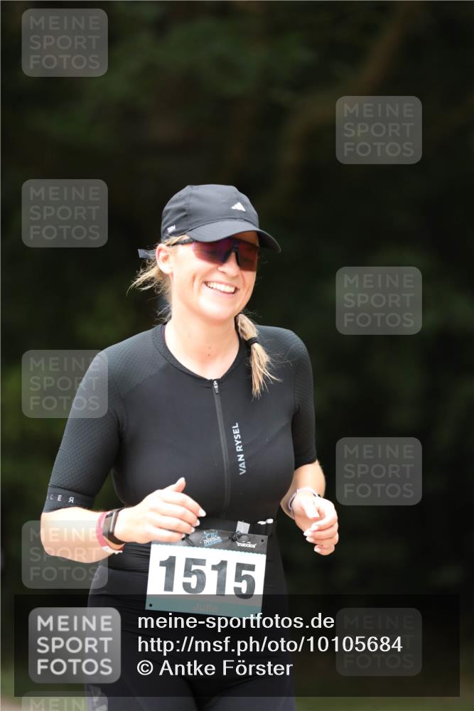 30.08.2026 - Elbe Triathlon Hamburg Antke Förster http://msf.ph/oto/10105684 30.08.2026 12:07:16 Laufen 1515 meine-sportfotos.de