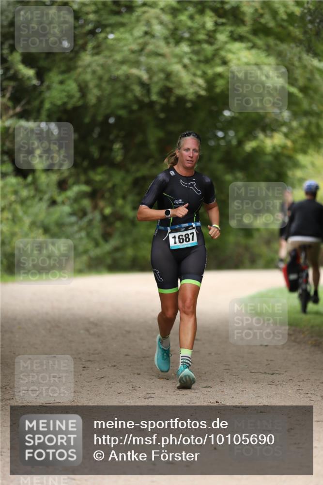 30.08.2026 - Elbe Triathlon Hamburg Antke Förster http://msf.ph/oto/10105690 30.08.2026 12:07:24 Laufen 1687 meine-sportfotos.de