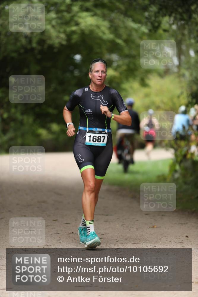 30.08.2026 - Elbe Triathlon Hamburg Antke Förster http://msf.ph/oto/10105692 30.08.2026 12:07:25 Laufen 1687 meine-sportfotos.de