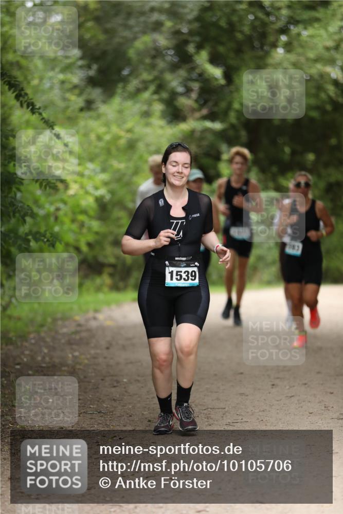 30.08.2026 - Elbe Triathlon Hamburg Antke Förster http://msf.ph/oto/10105706 30.08.2026 12:07:37 Laufen 1539 meine-sportfotos.de