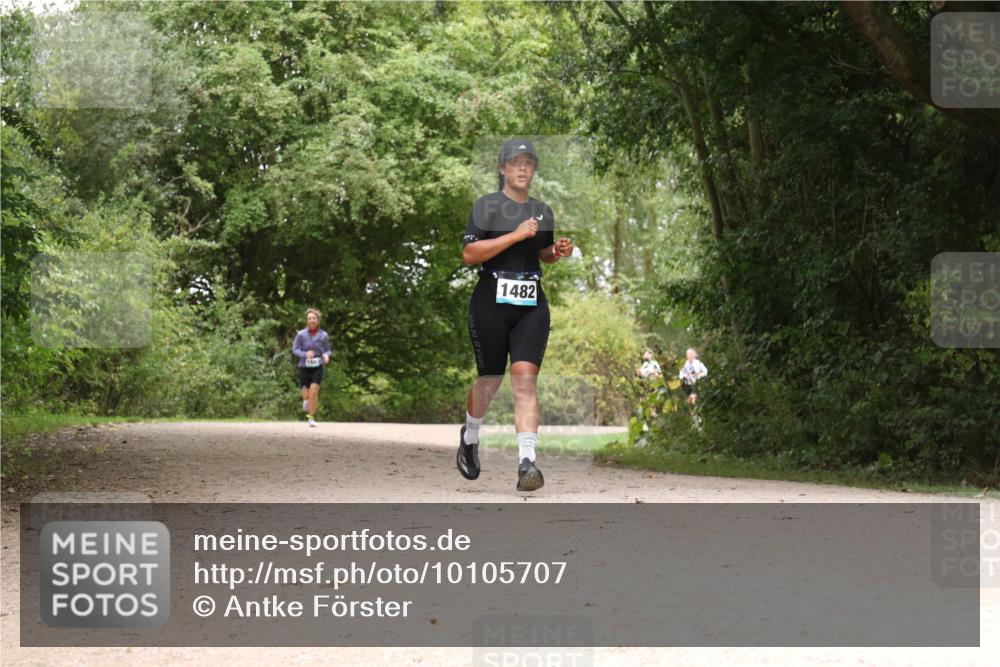 30.08.2026 - Elbe Triathlon Hamburg Antke Förster http://msf.ph/oto/10105707 30.08.2026 12:14:19 Laufen 1482 meine-sportfotos.de