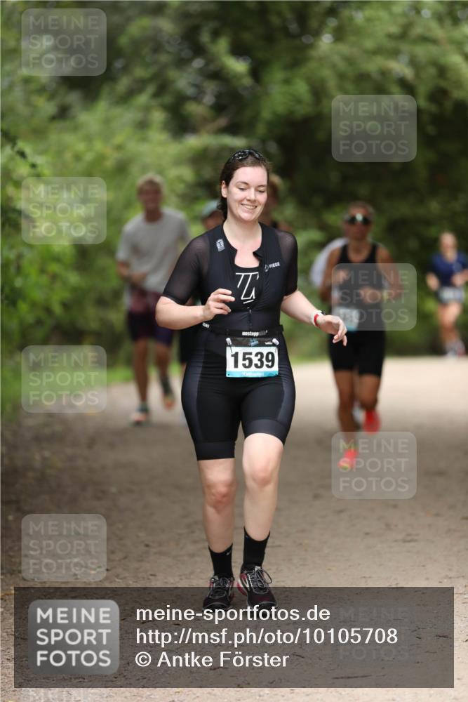 30.08.2026 - Elbe Triathlon Hamburg Antke Förster http://msf.ph/oto/10105708 30.08.2026 12:07:38 Laufen 1539 meine-sportfotos.de