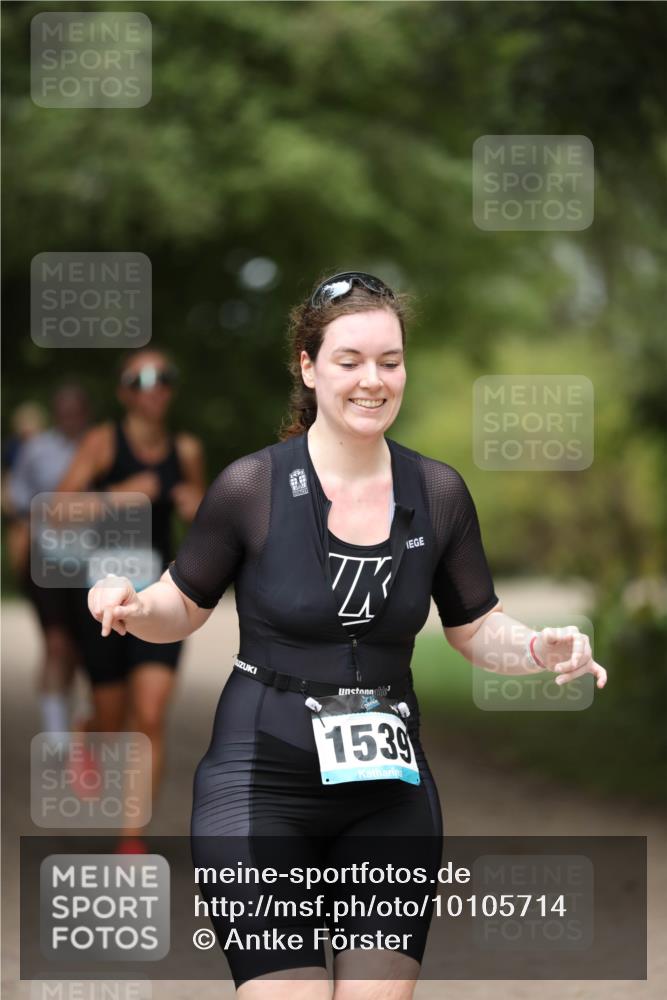 30.08.2026 - Elbe Triathlon Hamburg Antke Förster http://msf.ph/oto/10105714 30.08.2026 12:07:40 Laufen 1539 meine-sportfotos.de