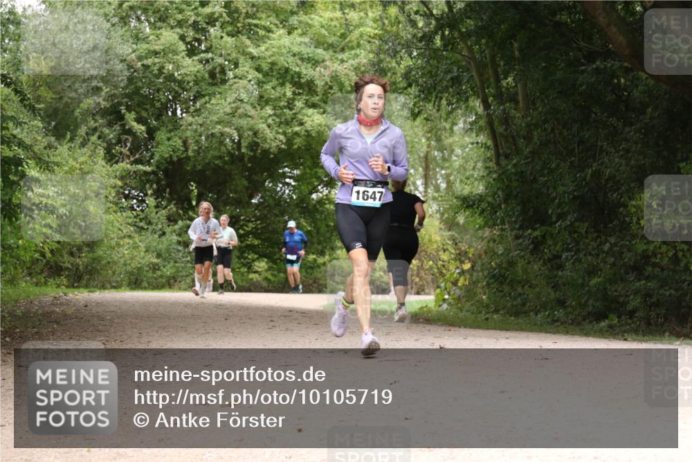 30.08.2026 - Elbe Triathlon Hamburg Antke Förster http://msf.ph/oto/10105719 30.08.2026 12:14:28 Laufen 1647 meine-sportfotos.de