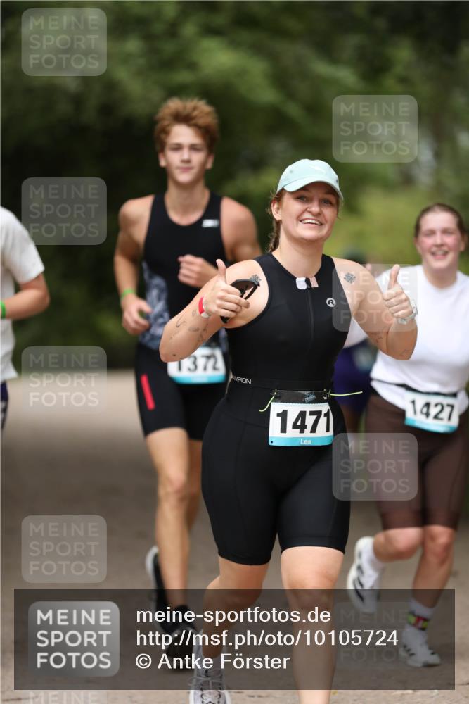 30.08.2026 - Elbe Triathlon Hamburg Antke Förster http://msf.ph/oto/10105724 30.08.2026 12:07:43 Laufen 1372, 1471, 1427 meine-sportfotos.de