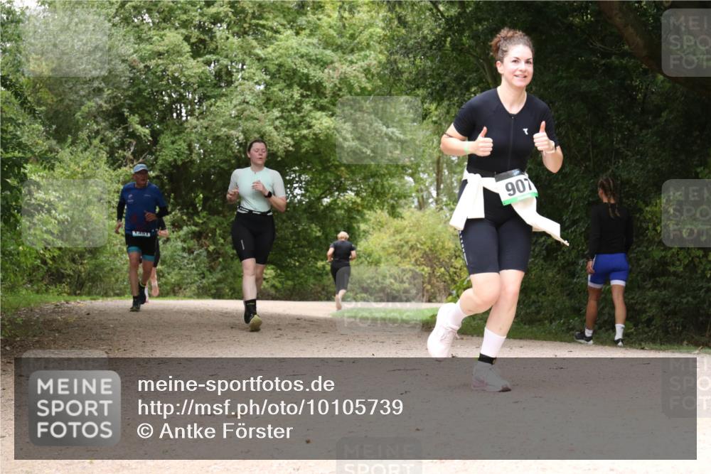30.08.2026 - Elbe Triathlon Hamburg Antke Förster http://msf.ph/oto/10105739 30.08.2026 12:14:38 Laufen 901 meine-sportfotos.de
