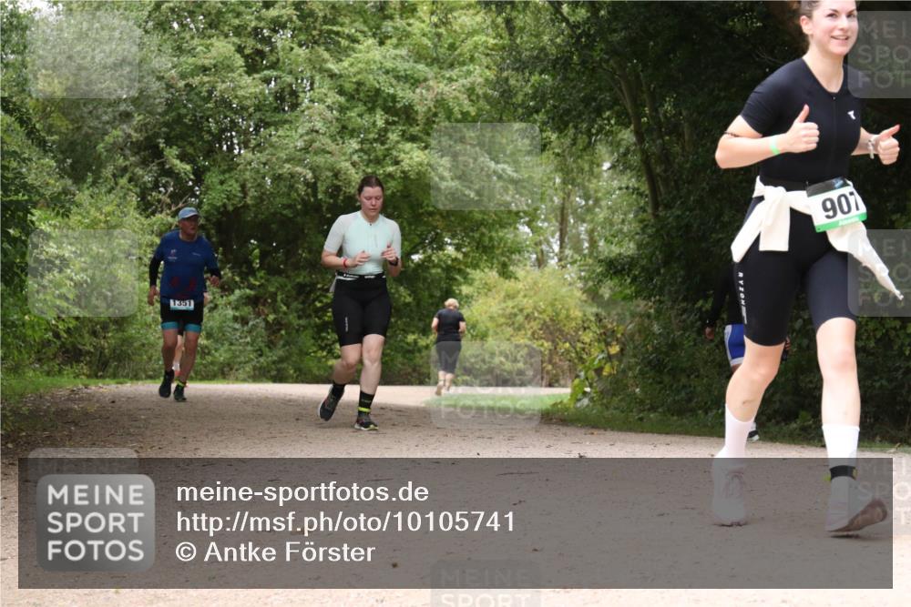 30.08.2026 - Elbe Triathlon Hamburg Antke Förster http://msf.ph/oto/10105741 30.08.2026 12:14:38 Laufen 1351, 901 meine-sportfotos.de