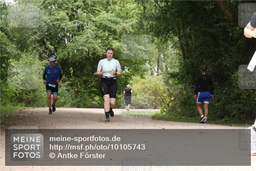 30.08.2026 - Elbe Triathlon Hamburg Antke Förster http://msf.ph/oto/10105743 30.08.2026 12:14:38 Laufen 1351 meine-sportfotos.de