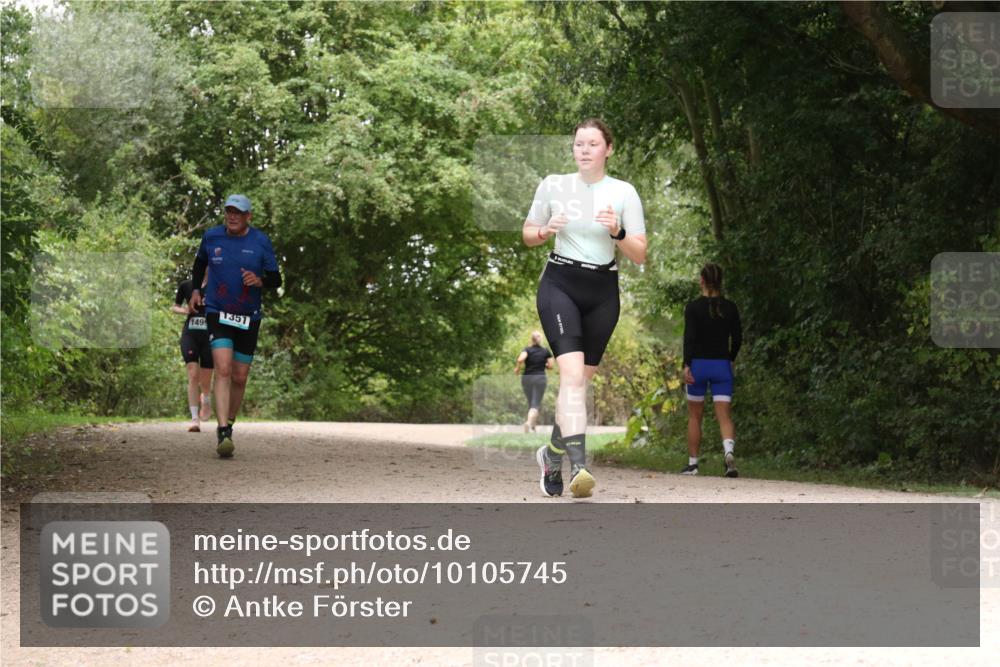 30.08.2026 - Elbe Triathlon Hamburg Antke Förster http://msf.ph/oto/10105745 30.08.2026 12:14:40 Laufen 149, 1351 meine-sportfotos.de