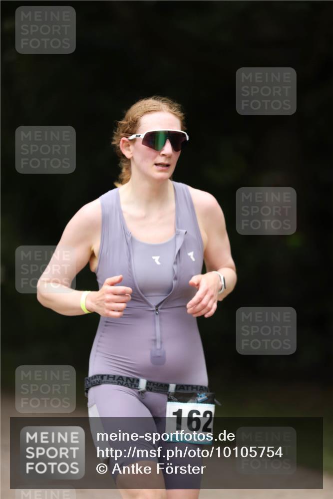 30.08.2026 - Elbe Triathlon Hamburg Antke Förster http://msf.ph/oto/10105754 30.08.2026 12:07:58 Laufen 162 meine-sportfotos.de