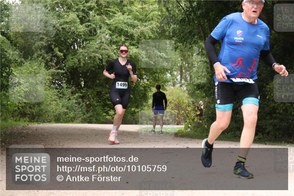 30.08.2026 - Elbe Triathlon Hamburg Antke Förster http://msf.ph/oto/10105759 30.08.2026 12:14:45 Laufen 1499 meine-sportfotos.de
