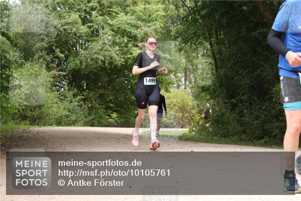 30.08.2026 - Elbe Triathlon Hamburg Antke Förster http://msf.ph/oto/10105761 30.08.2026 12:14:45 Laufen 1499 meine-sportfotos.de