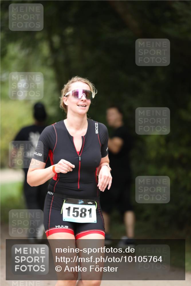 30.08.2026 - Elbe Triathlon Hamburg Antke Förster http://msf.ph/oto/10105764 30.08.2026 12:08:04 Laufen 1581 meine-sportfotos.de