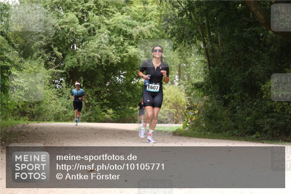 30.08.2026 - Elbe Triathlon Hamburg Antke Förster http://msf.ph/oto/10105771 30.08.2026 12:15:07 Laufen 1607 meine-sportfotos.de
