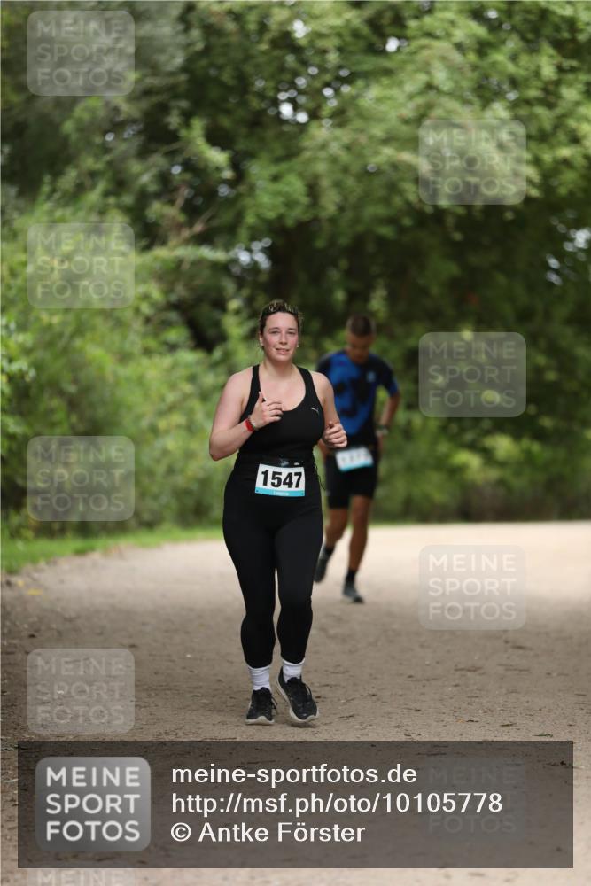 30.08.2026 - Elbe Triathlon Hamburg Antke Förster http://msf.ph/oto/10105778 30.08.2026 12:08:34 Laufen 1547 meine-sportfotos.de