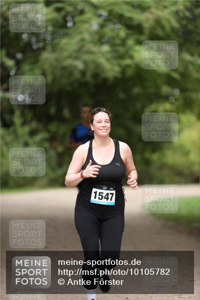 30.08.2026 - Elbe Triathlon Hamburg Antke Förster http://msf.ph/oto/10105782 30.08.2026 12:08:35 Laufen 1547 meine-sportfotos.de