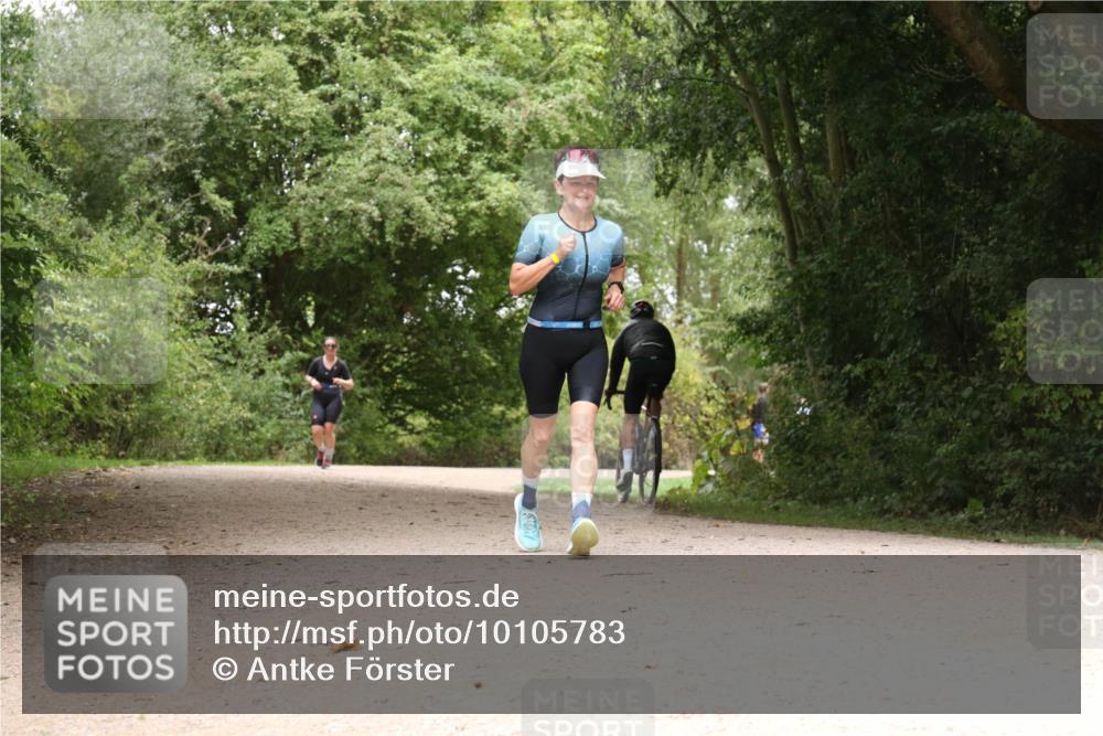 30.08.2026 - Elbe Triathlon Hamburg Antke Förster http://msf.ph/oto/10105783 30.08.2026 12:15:13 Laufen  meine-sportfotos.de